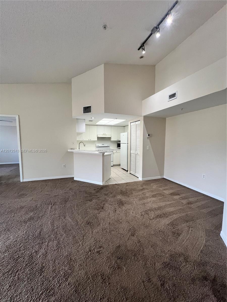 2009 Se 10th Avenue 319 Property Photo 6