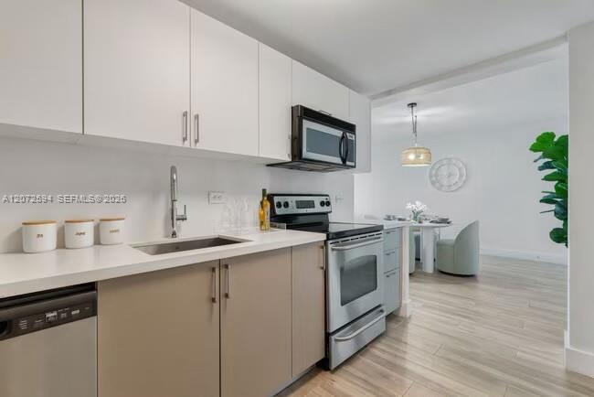 A12072594 Property Photo 3