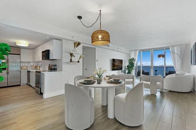 A12072594 Property Photo 4