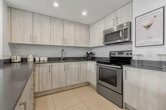 A12072594 Property Photo 11