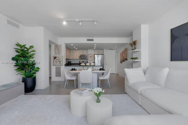 A12072594 Property Photo 13