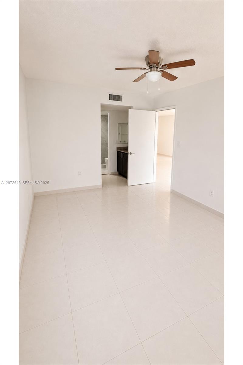 A12072616 Property Photo 9
