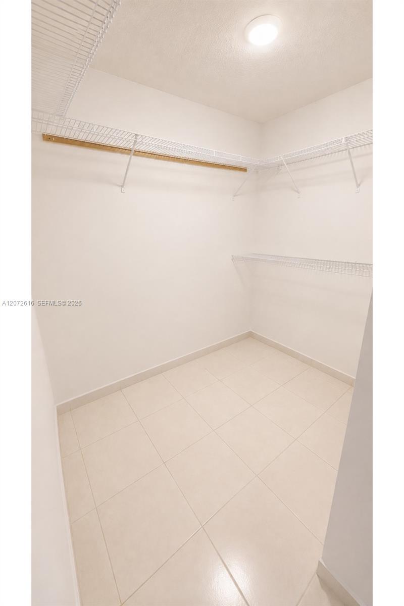 A12072616 Property Photo 10