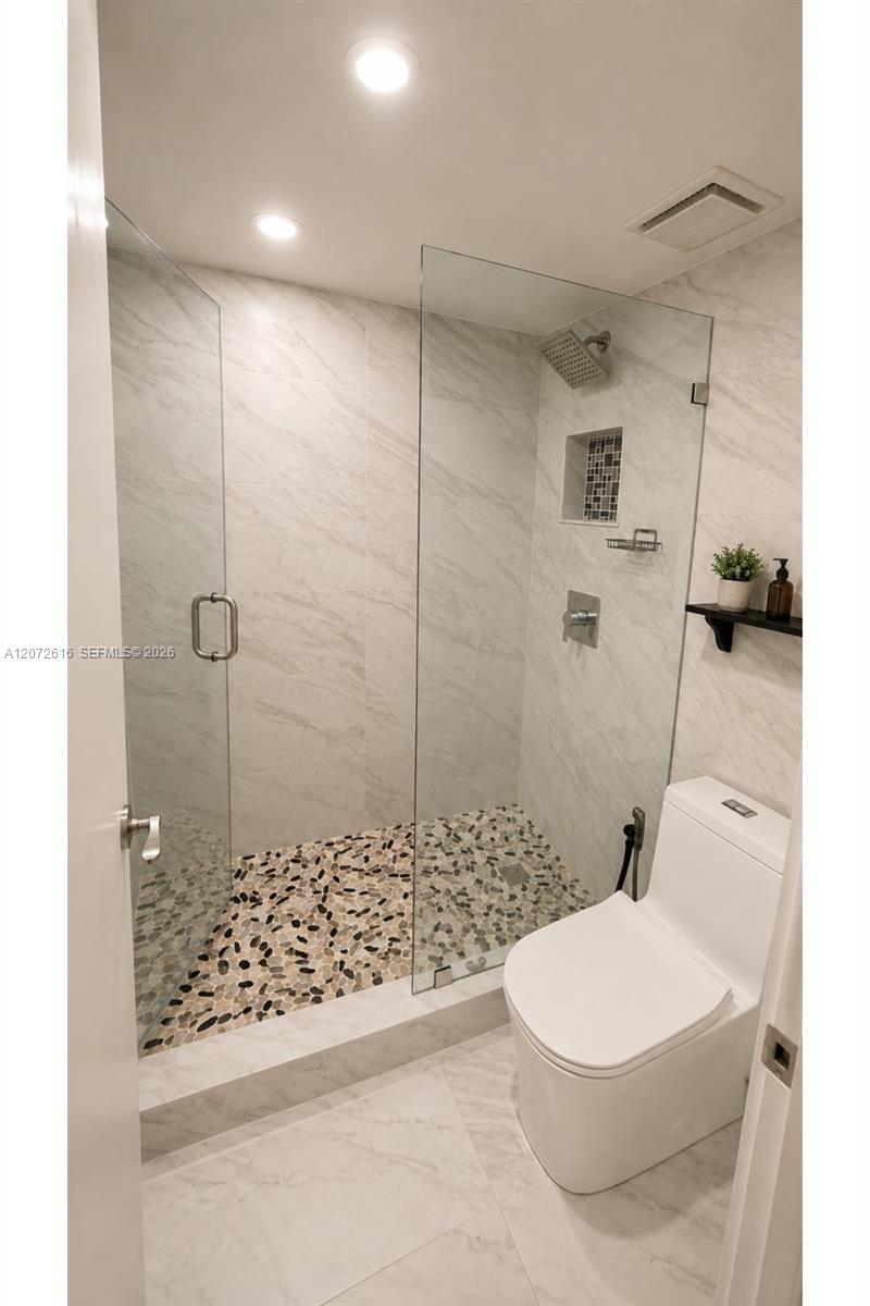 A12072616 Property Photo 11
