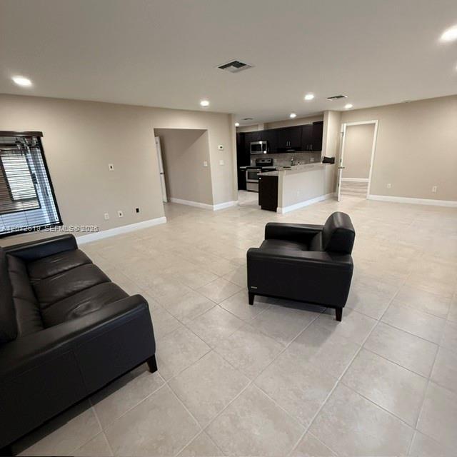 19229 E Lake Drive Property Photo 7