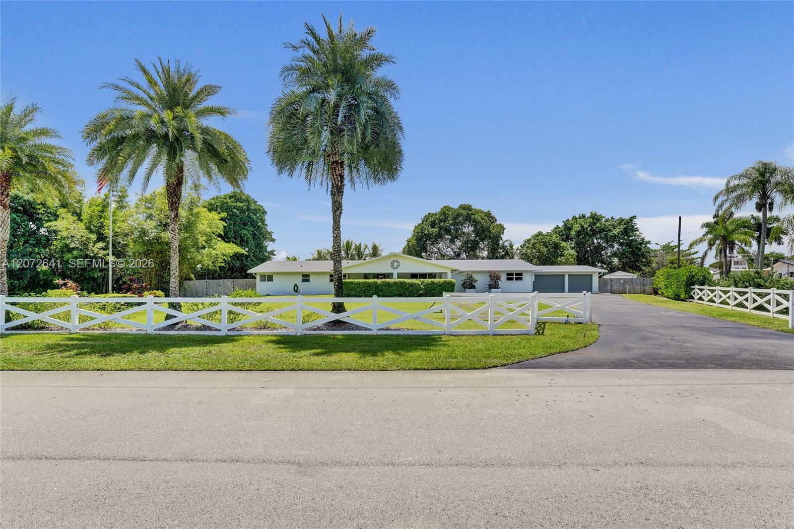 10880 Sw 25th Street Property Photo 2
