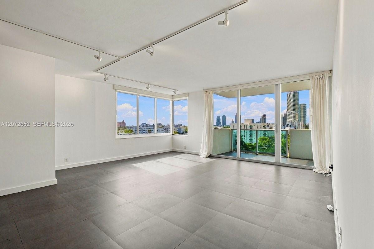 1200 West Avenue 815 Property Photo 1