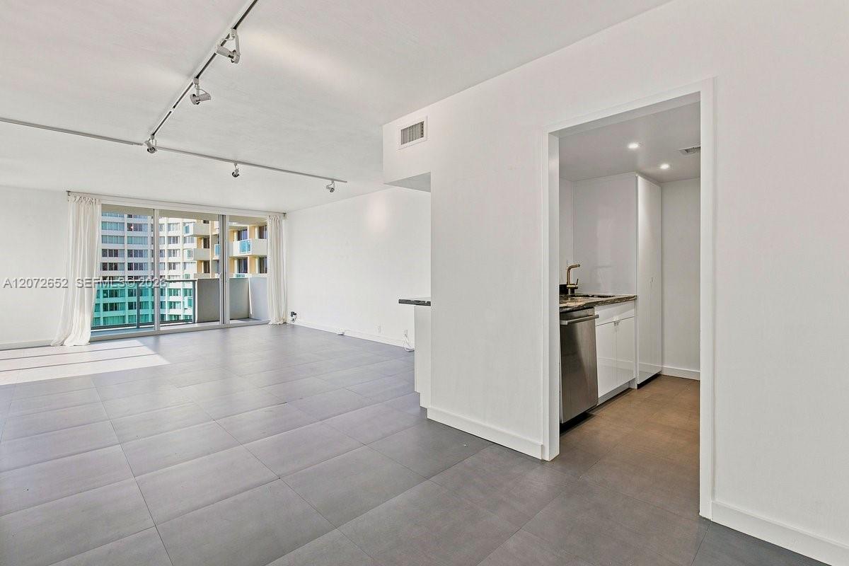 1200 West Avenue 815 Property Photo 2