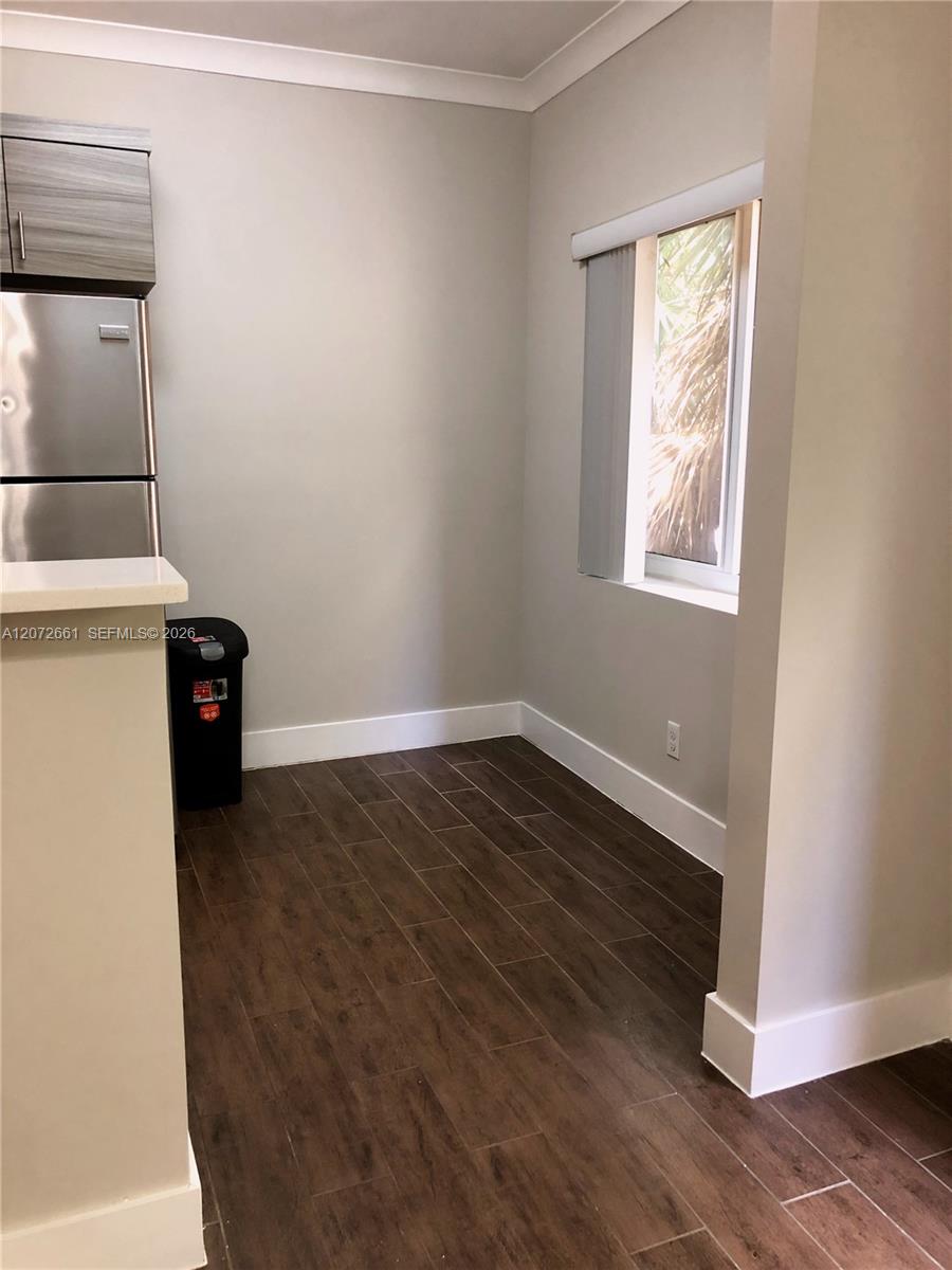 222 Sidonia Avenue 12 Property Photo 3