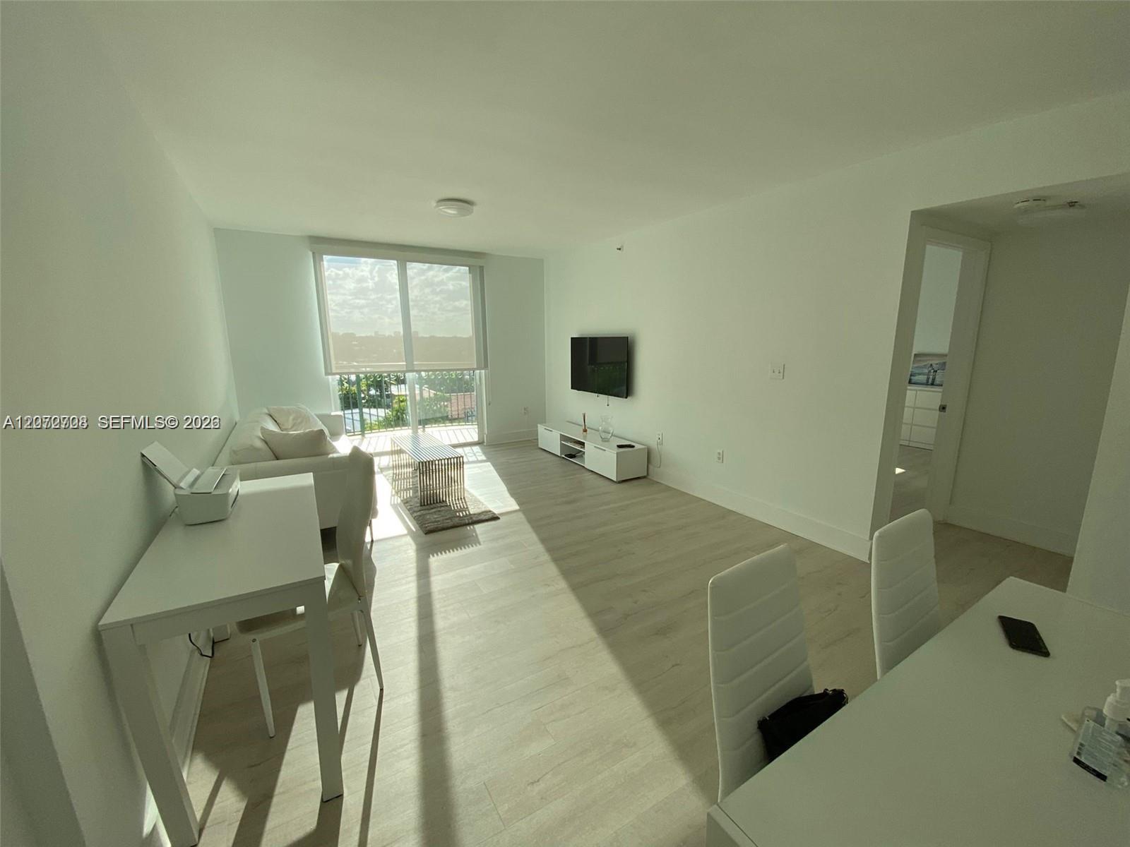 8888 Collins Avenue 512 Property Photo 2