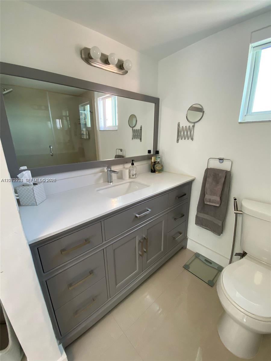 8888 Collins Avenue 512 Property Photo 8