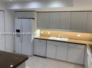 8855 Collins Avenue 5b Property Photo 13