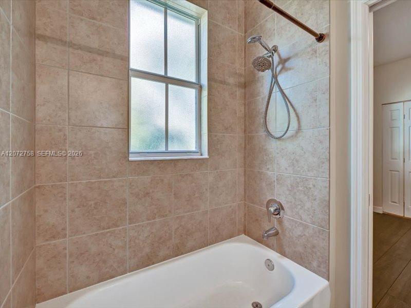 7490 Nw 115th Court Property Photo 21