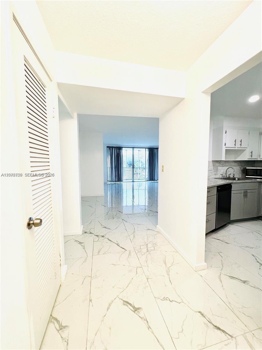 1710 Ne 191st Street 307-3 Property Photo 4
