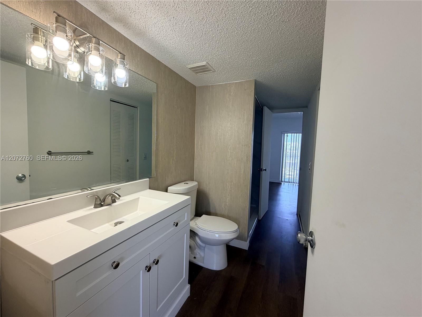 2710 W 76th Street 206 Property Photo 10