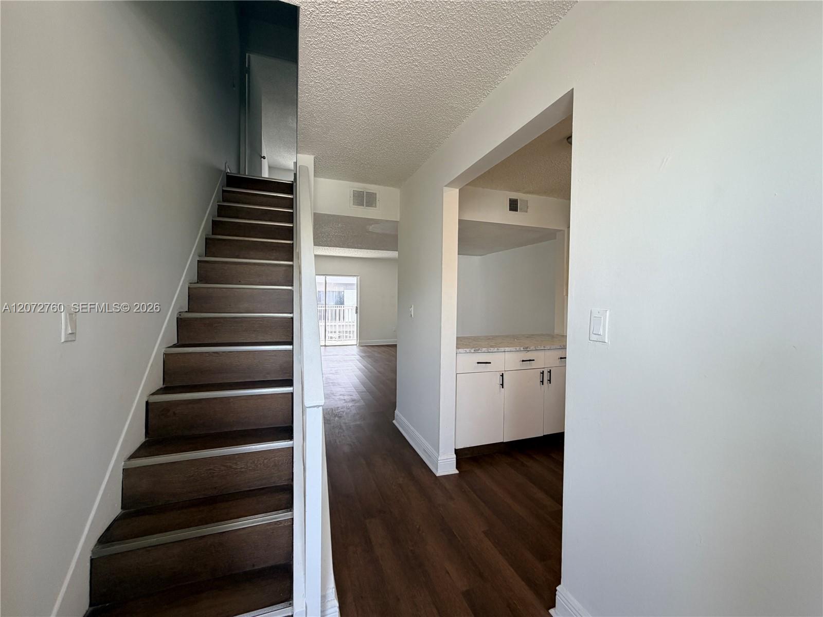 2710 W 76th Street 206 Property Photo 15