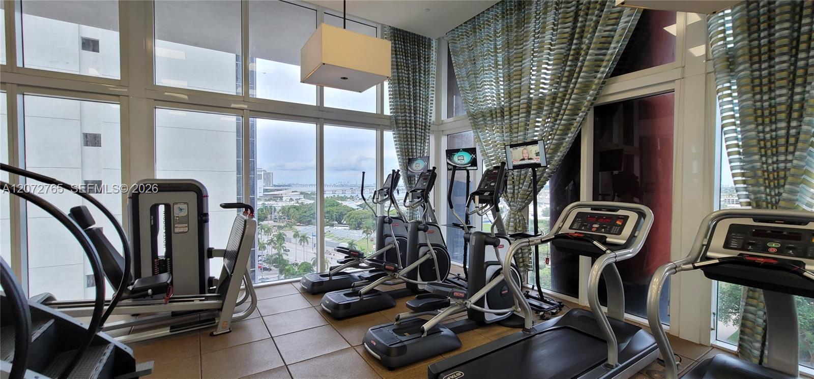 50 Biscayne Boulevard 5202 Property Photo 35