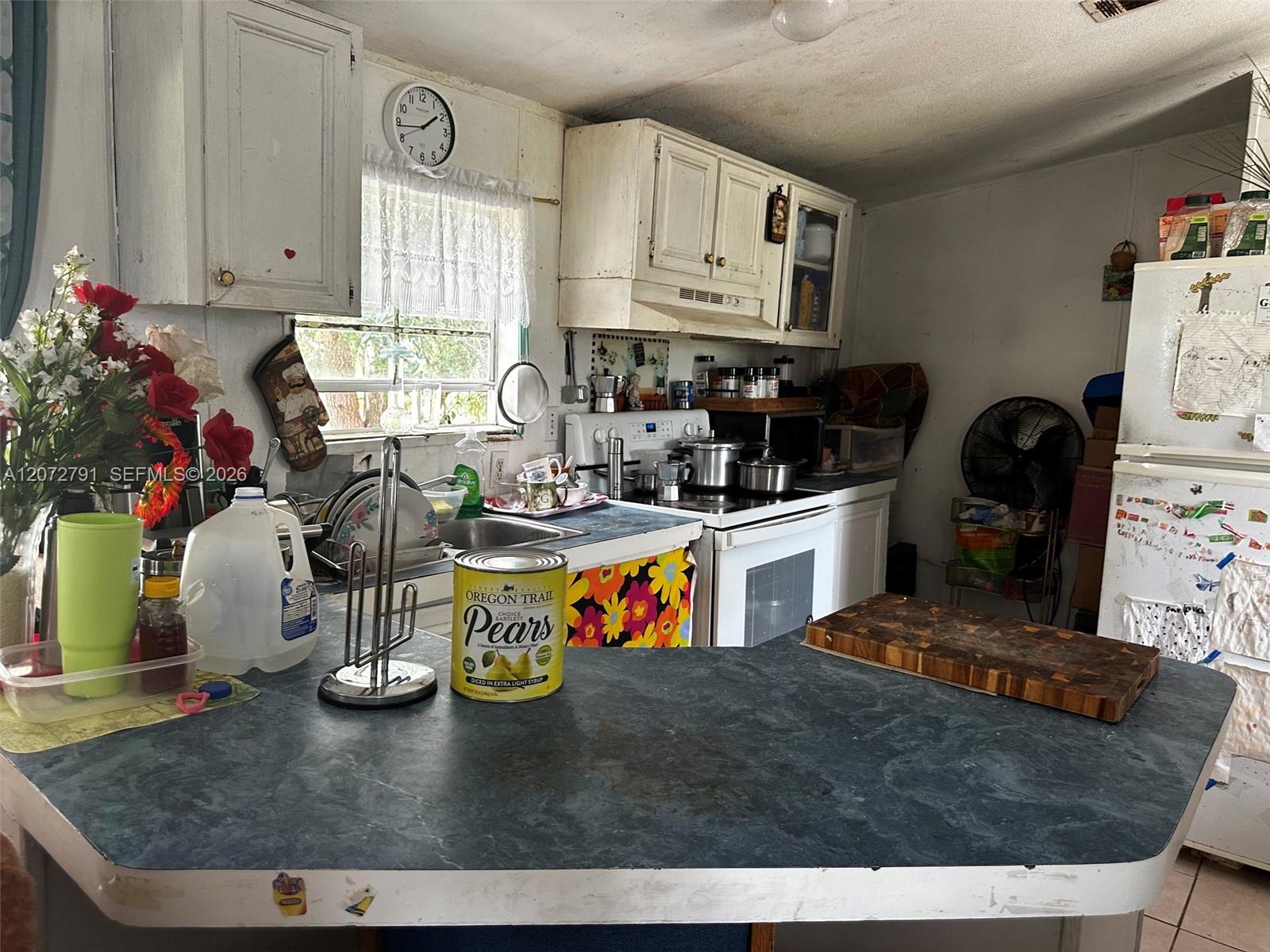 635 N Fronda Property Photo 5