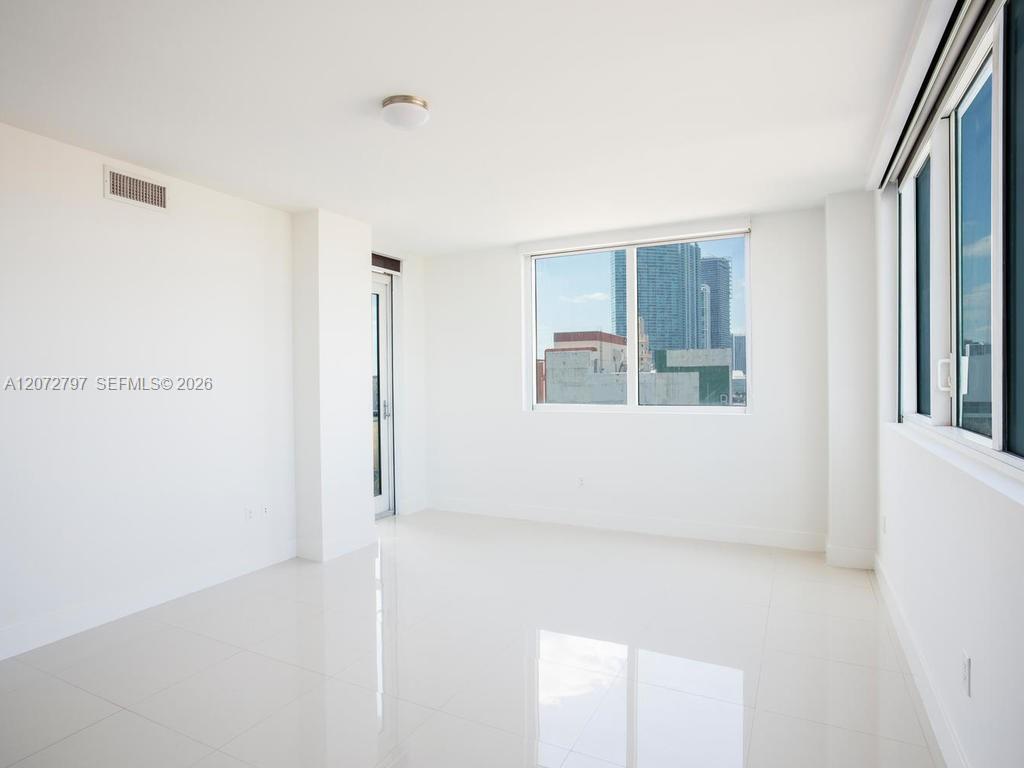 244 Biscayne Boulevard 2402 Property Photo 8