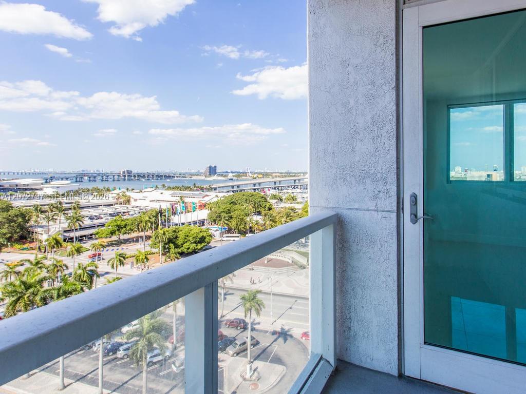 244 Biscayne Boulevard 2402 Property Photo 11