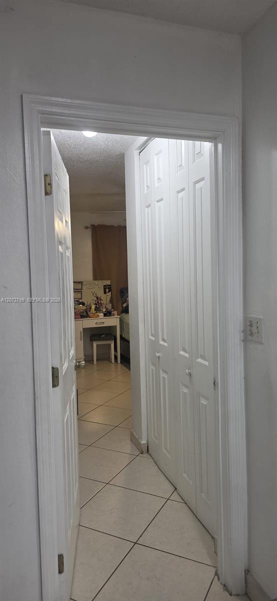 4118 N Circle Drive Property Photo 3
