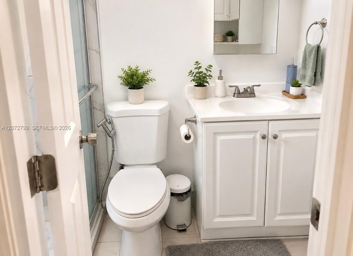 4118 N Circle Drive Property Photo 12