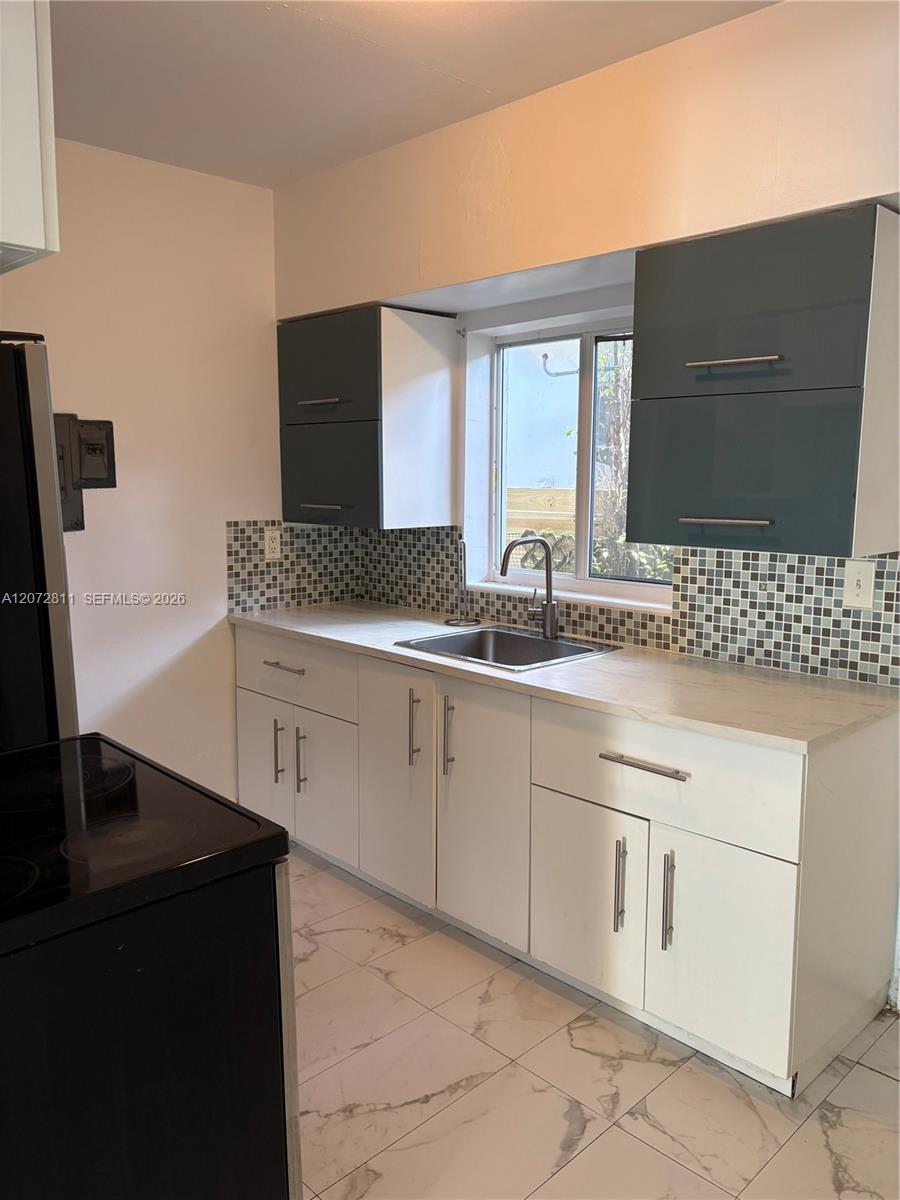 2 Ne 45th Street 4 Property Photo 6