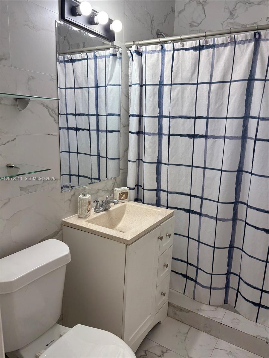 2 Ne 45th Street 4 Property Photo 10