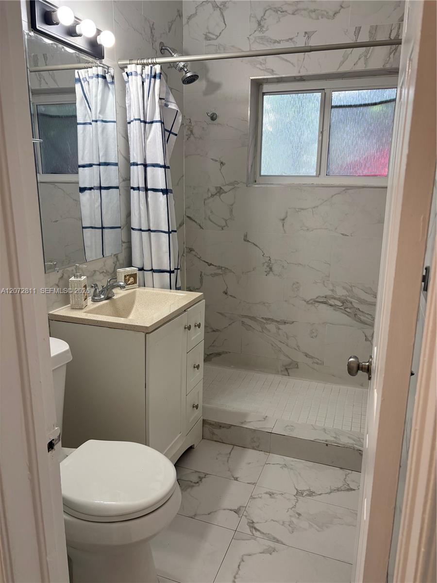 2 Ne 45th Street 4 Property Photo 11