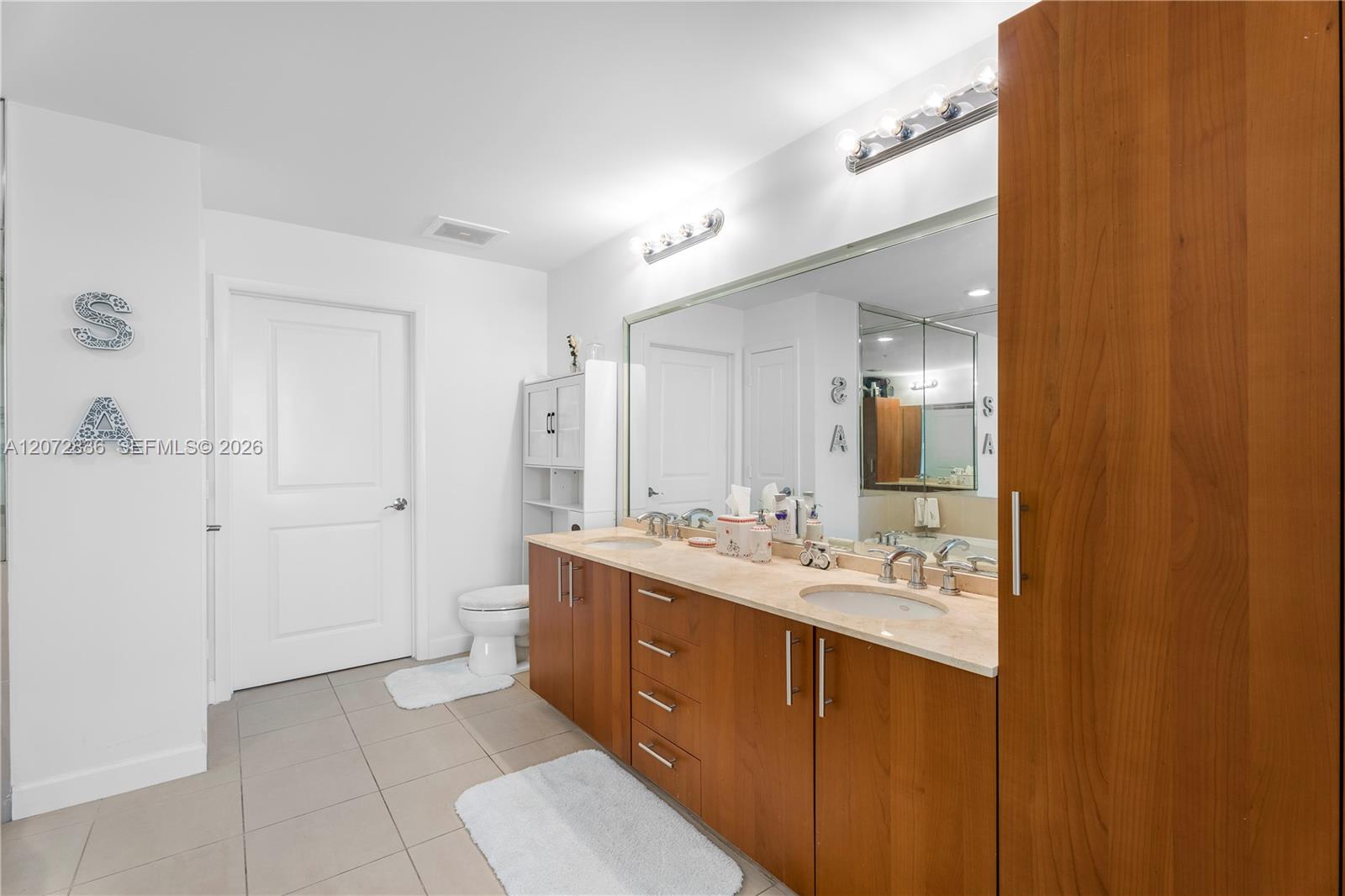 1945 S Ocean Drive 2209 Property Photo 15