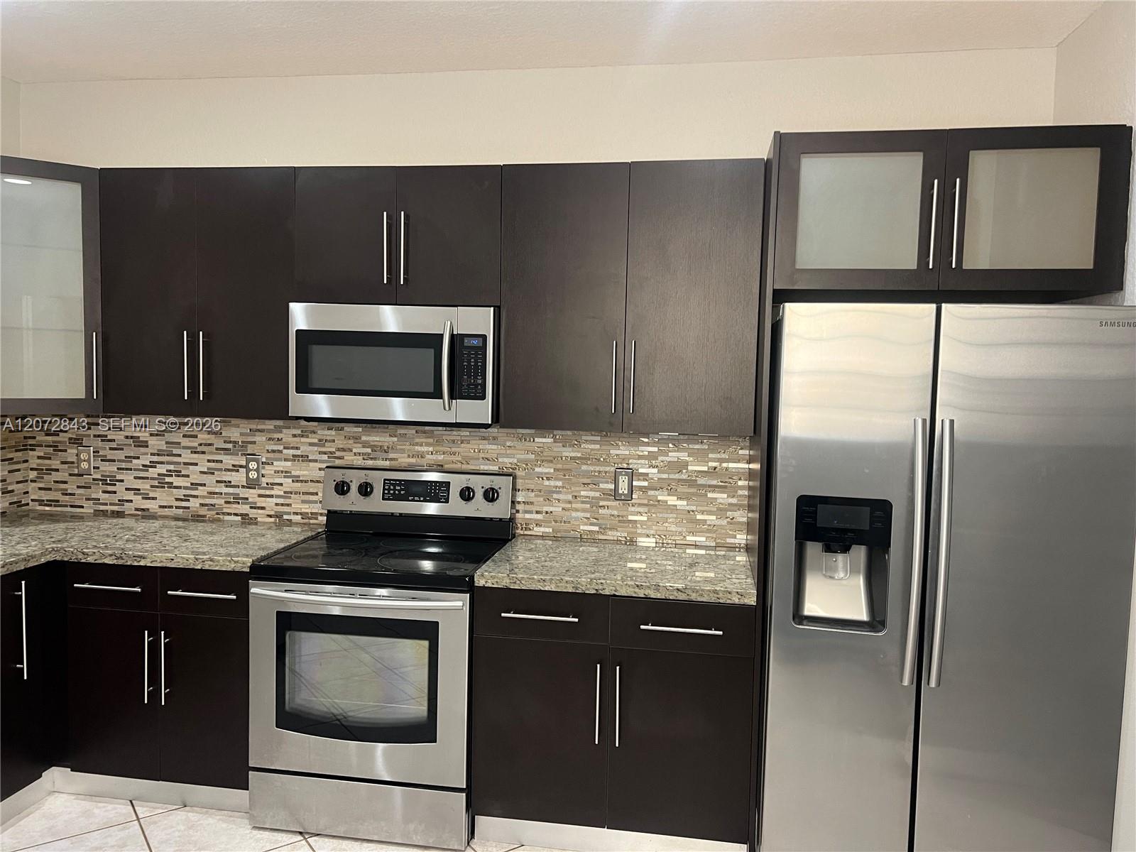 2445 Pasadena Way Property Photo 3