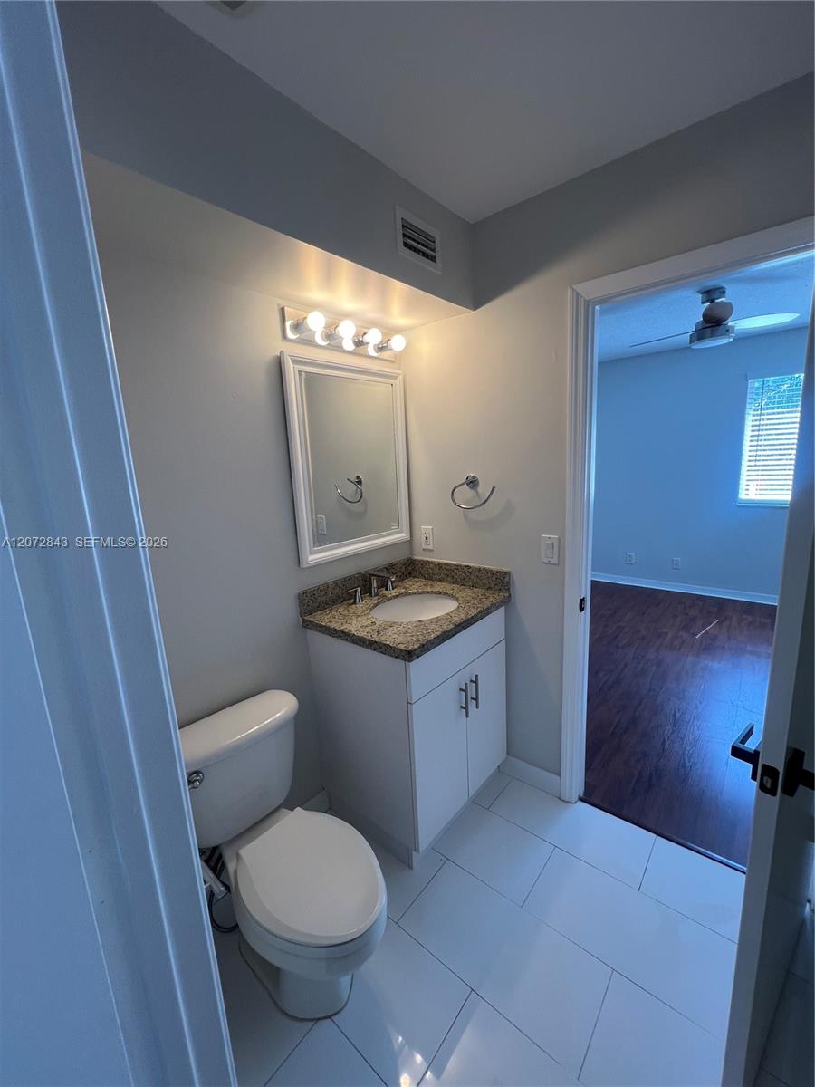 2445 Pasadena Way Property Photo 13