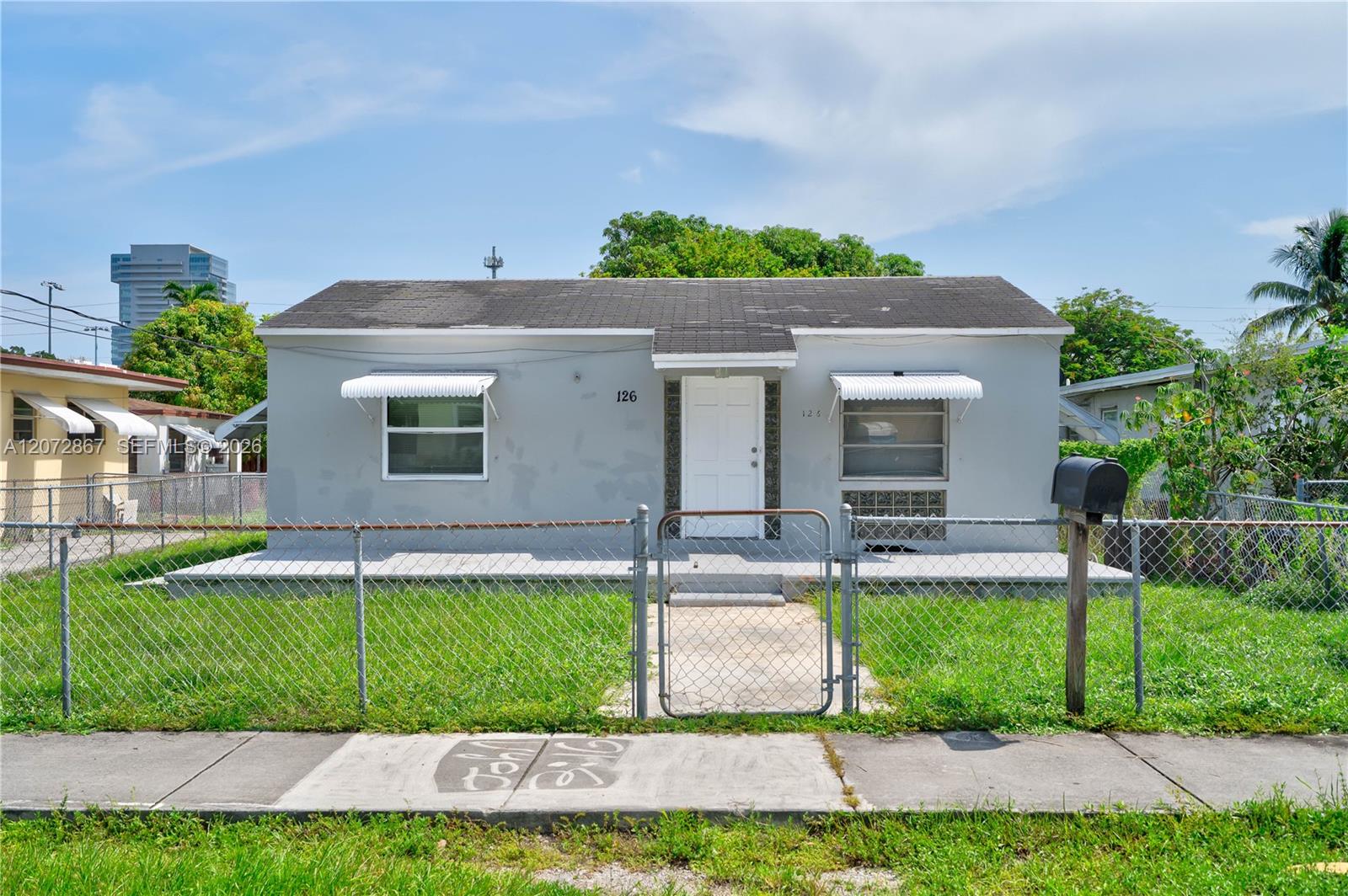 126 SE 4th Street Property Photo 1