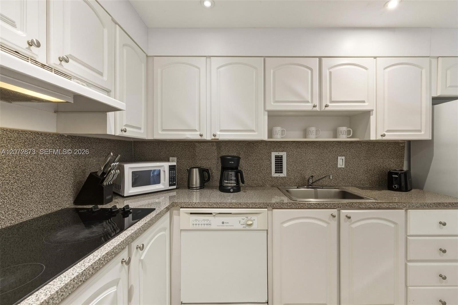 3901 S Ocean Drive 3e Property Photo 6