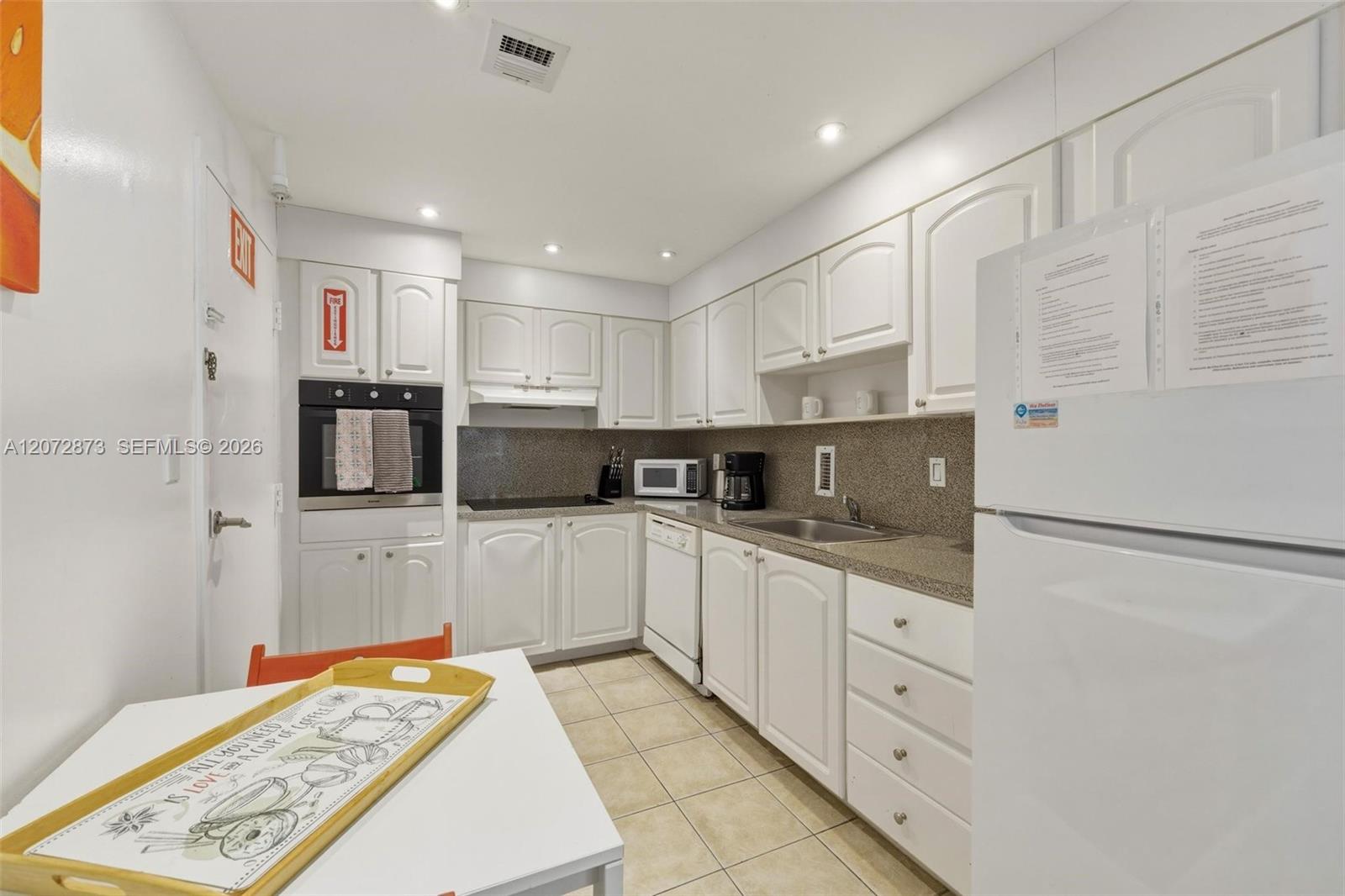 3901 S Ocean Drive 3e Property Photo 7