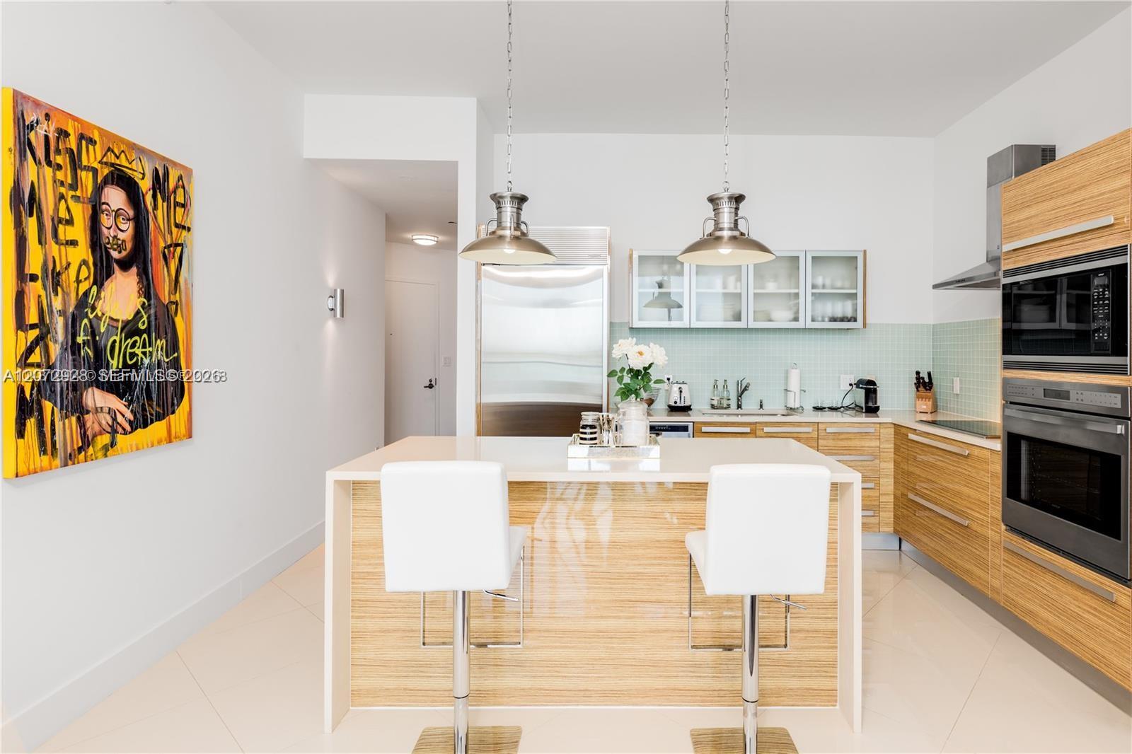 2020 N Bayshore Drive 1009 Property Photo 1