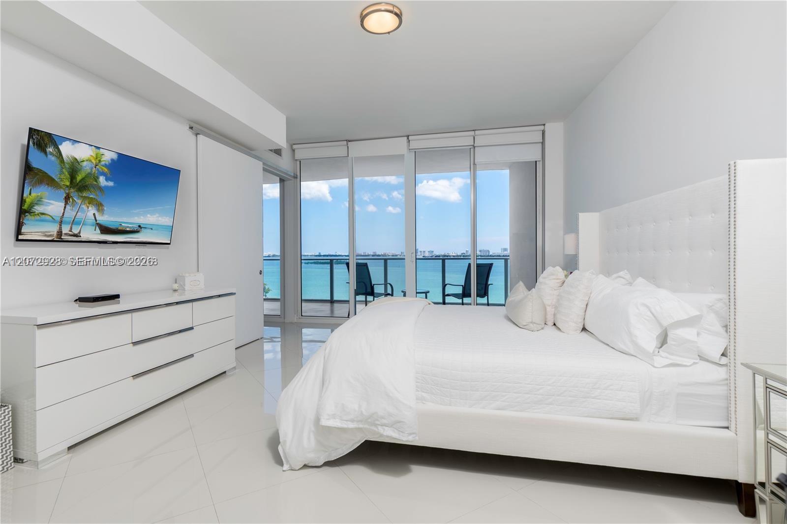 2020 N Bayshore Drive 1009 Property Photo 9