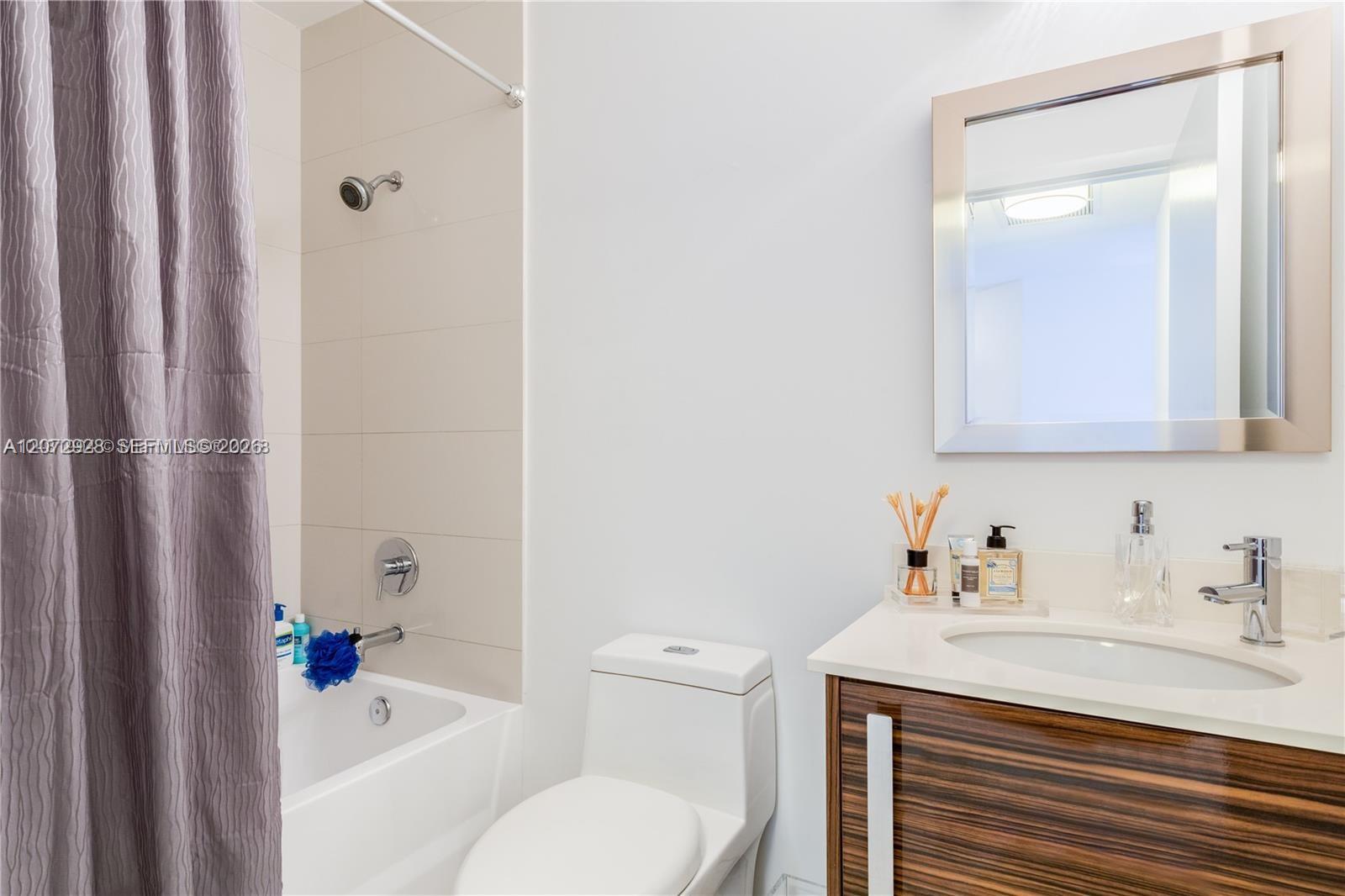 2020 N Bayshore Drive 1009 Property Photo 11