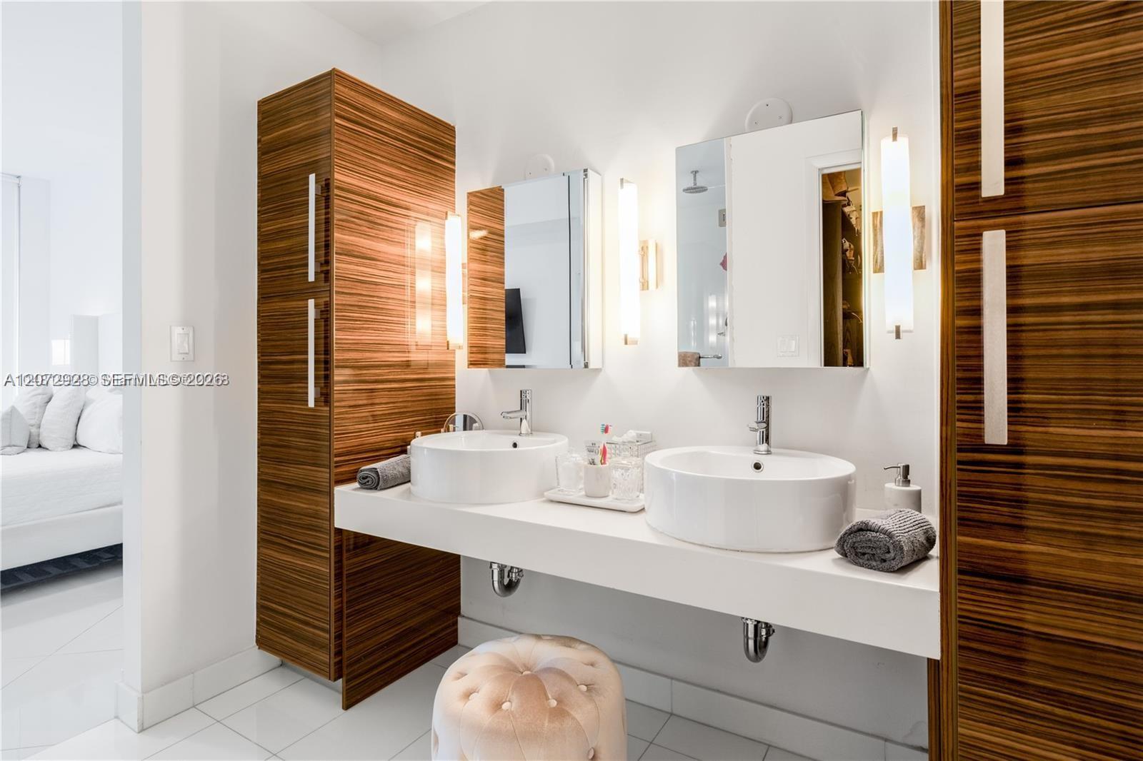 2020 N Bayshore Drive 1009 Property Photo 12