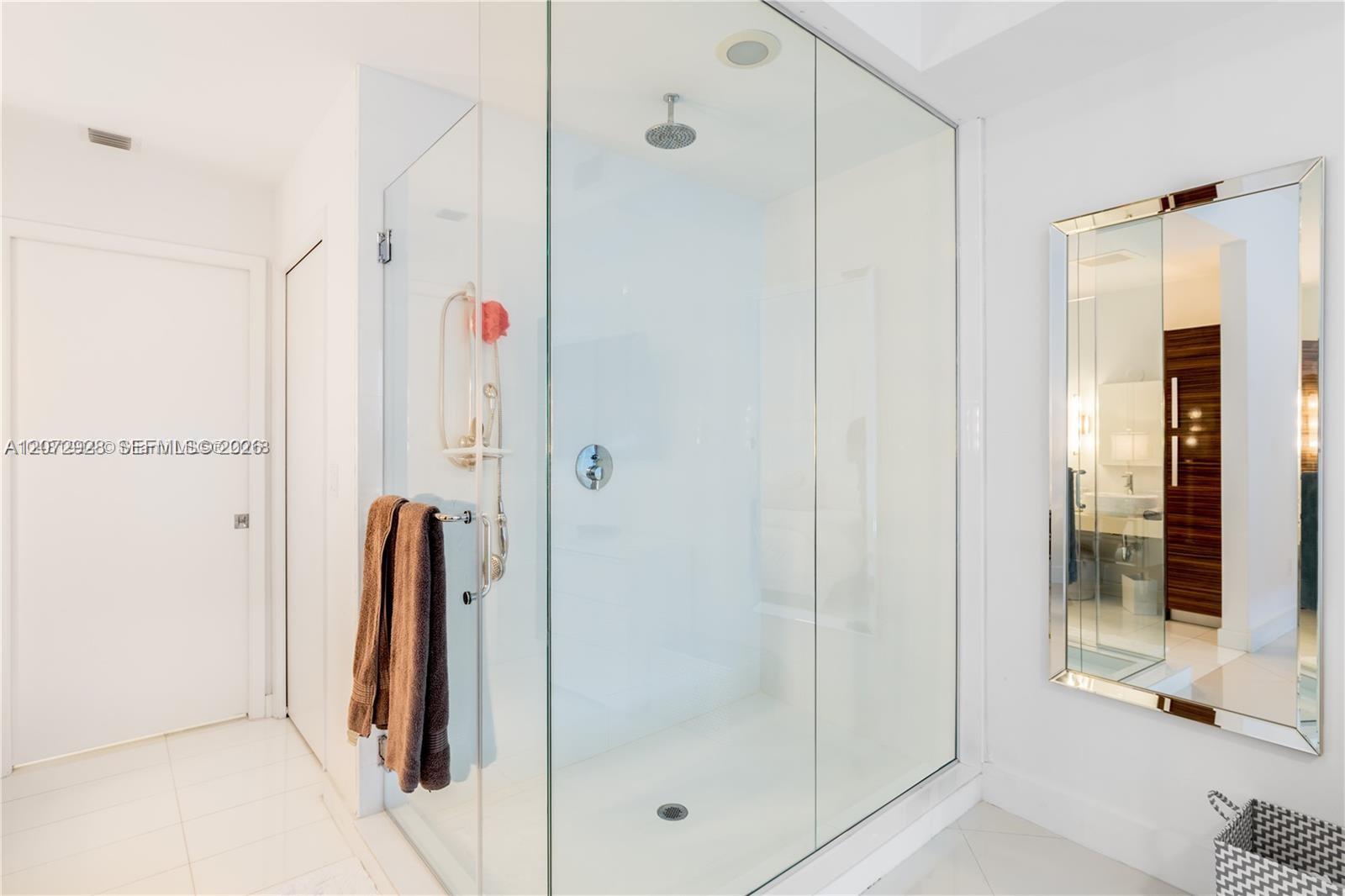 2020 N Bayshore Drive 1009 Property Photo 14