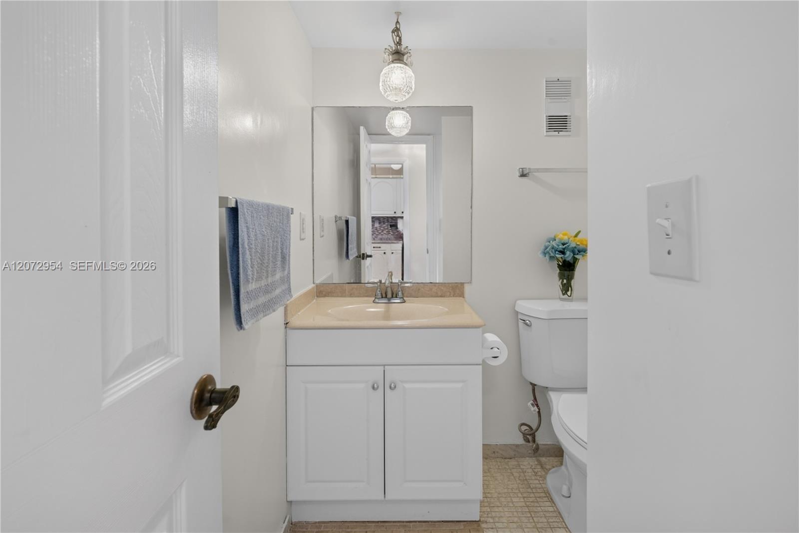 8900 Washington Boulevard 409 Property Photo 14