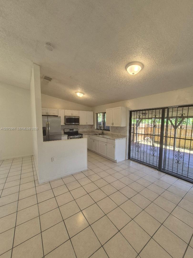 A12072961 Property Photo 2
