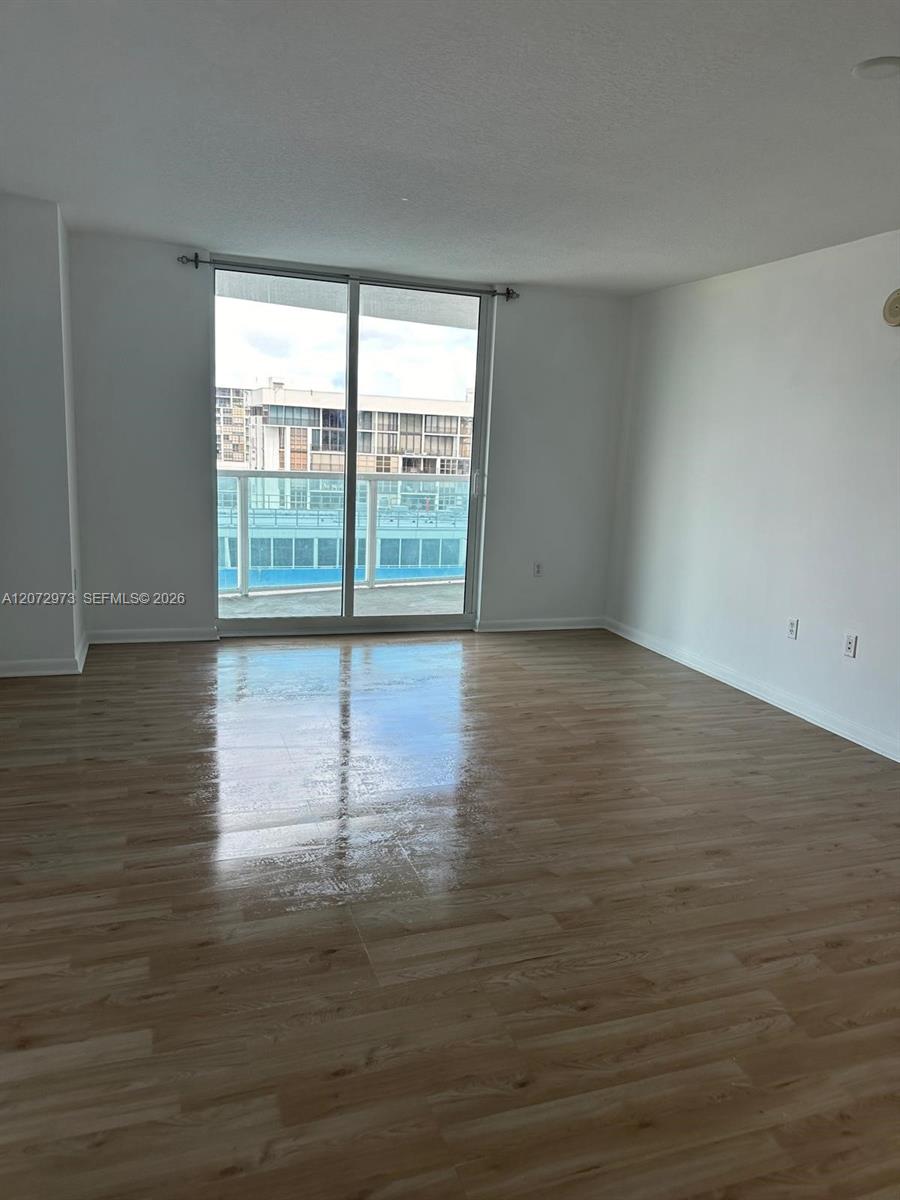 2101 Brickell Avenue 1902 Property Photo 2