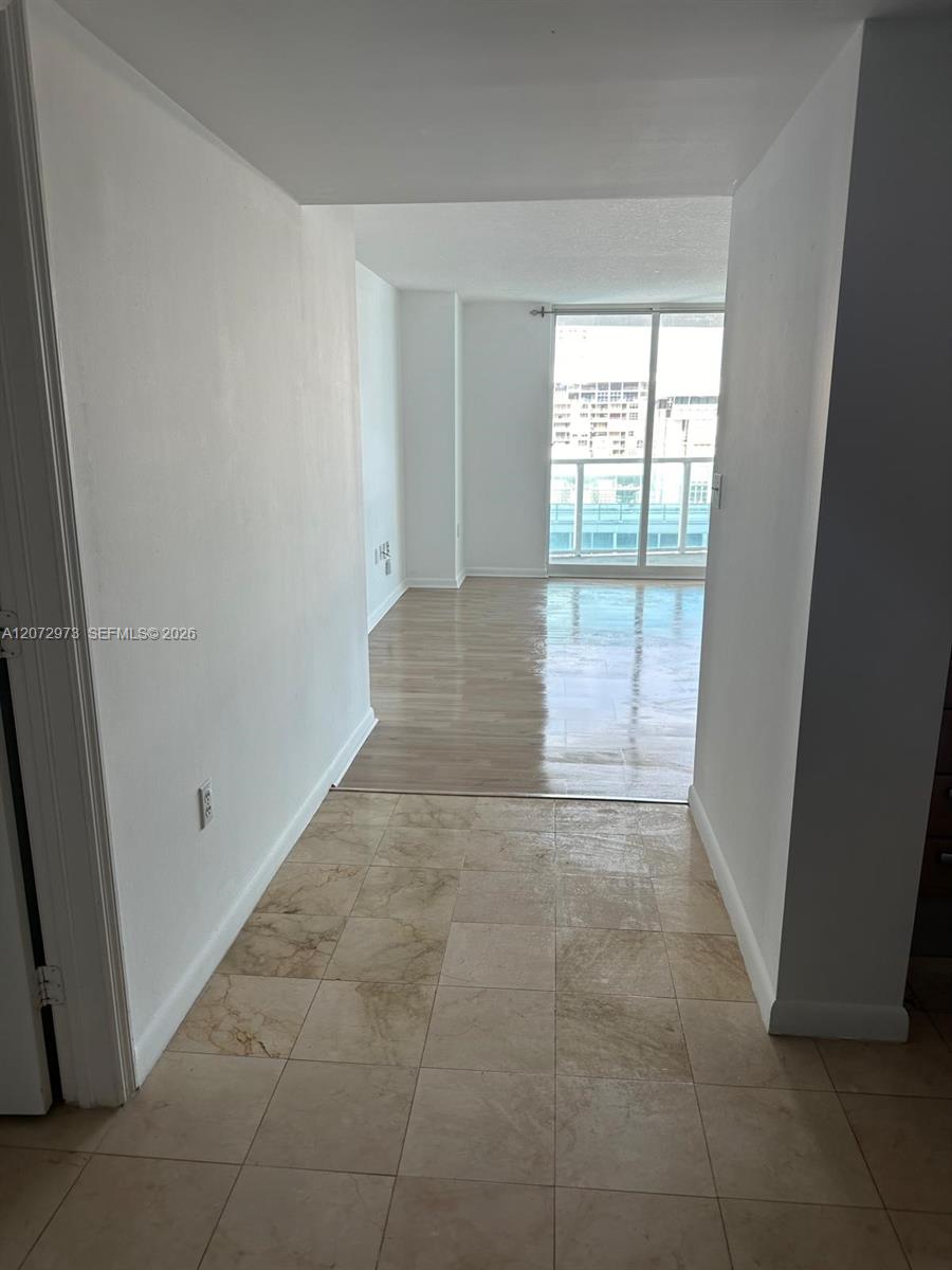 2101 Brickell Avenue 1902 Property Photo 3