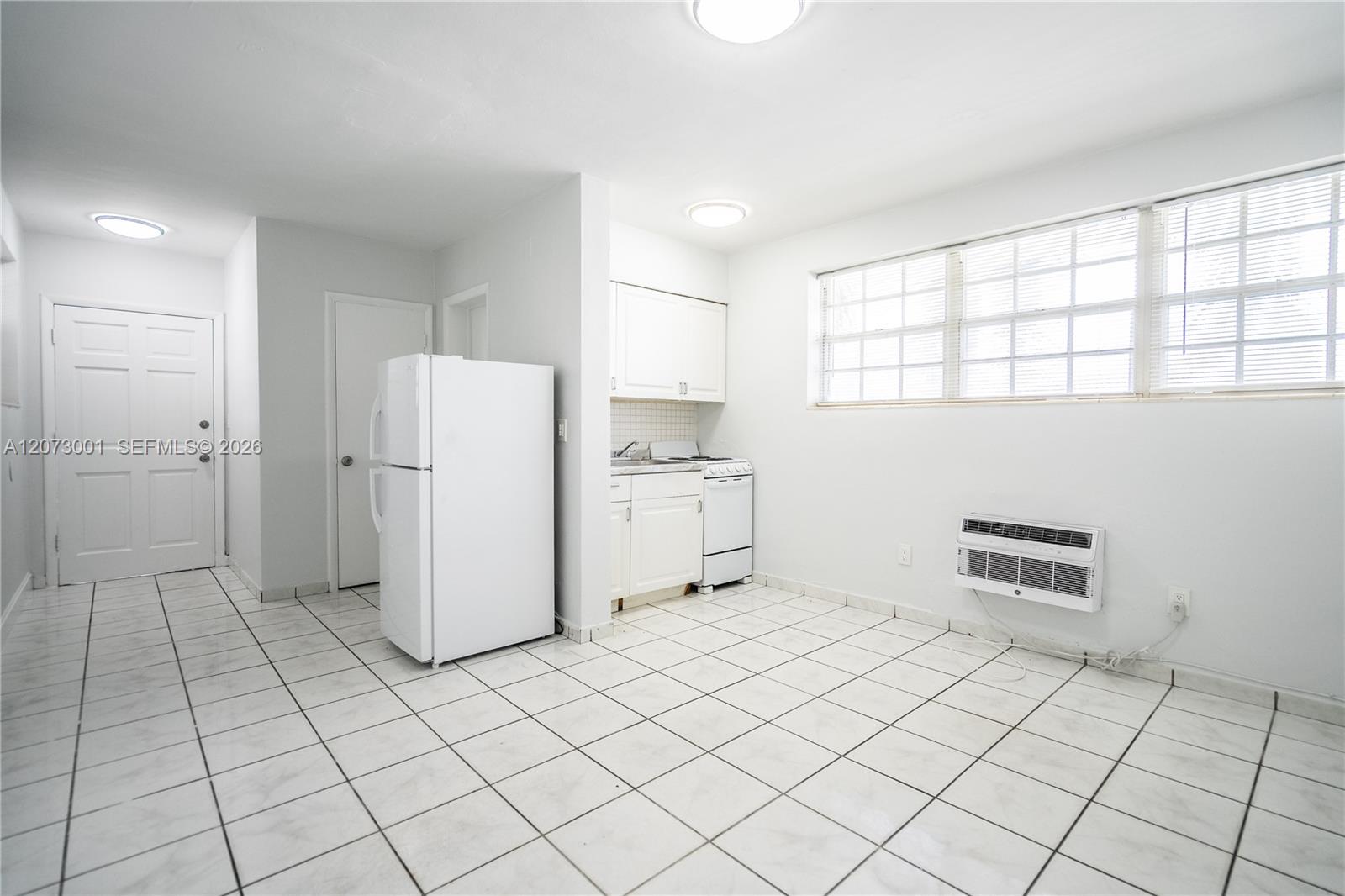 1940 Bay Drive 6 Property Photo 3