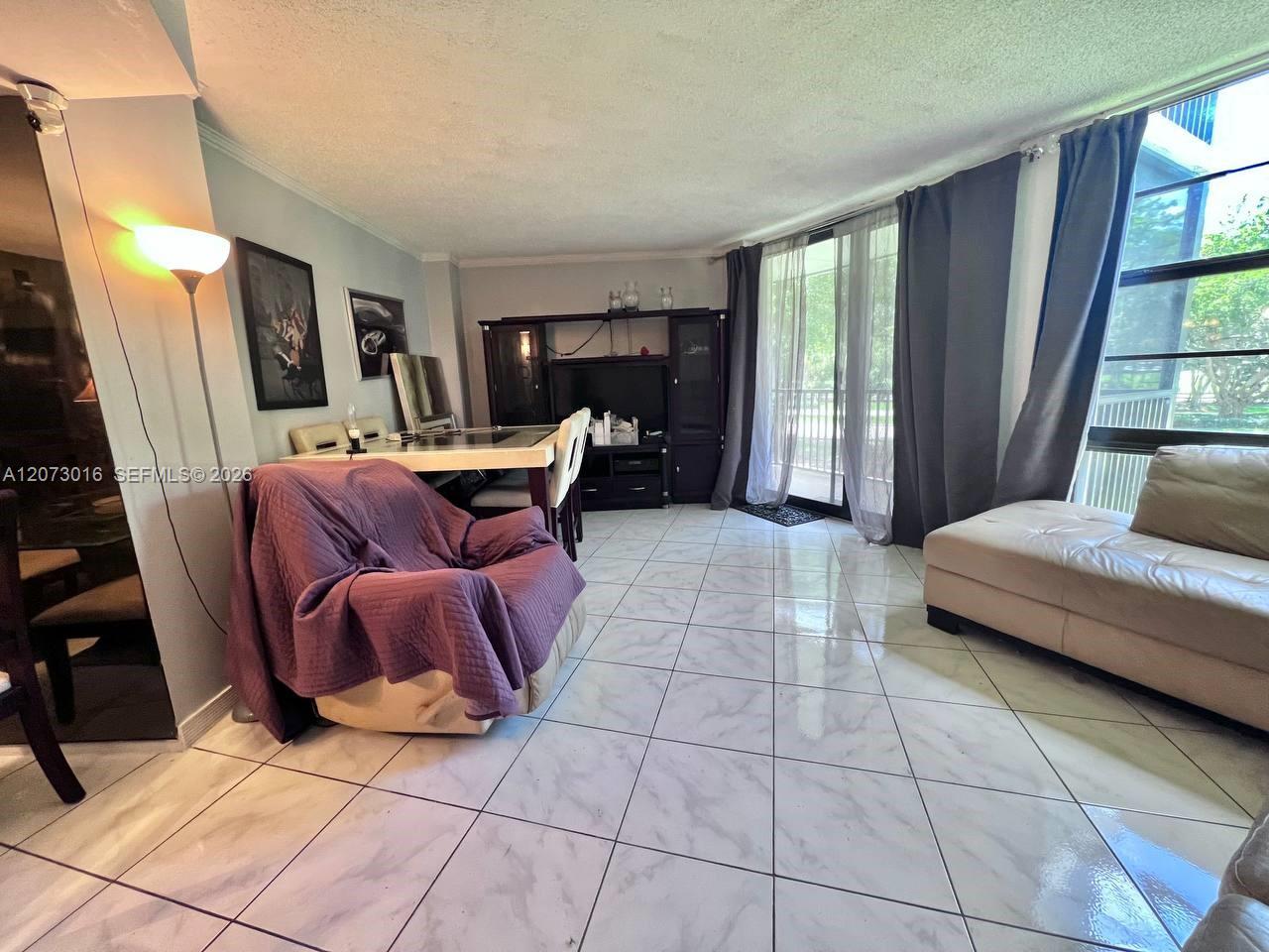 A12073016 Property Photo 3
