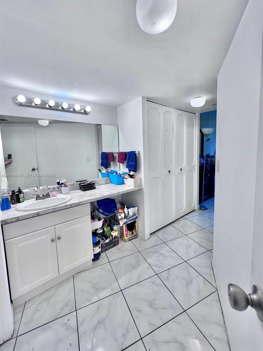 A12073016 Property Photo 16