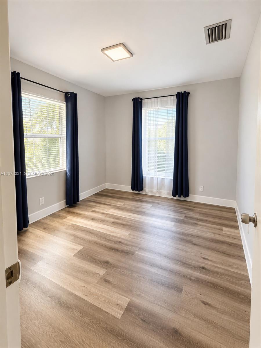 4555 Arthur Street Property Photo 6