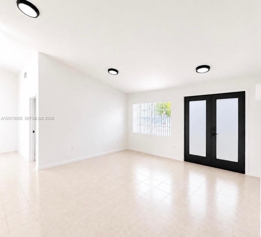 A12073055 Property Photo 3