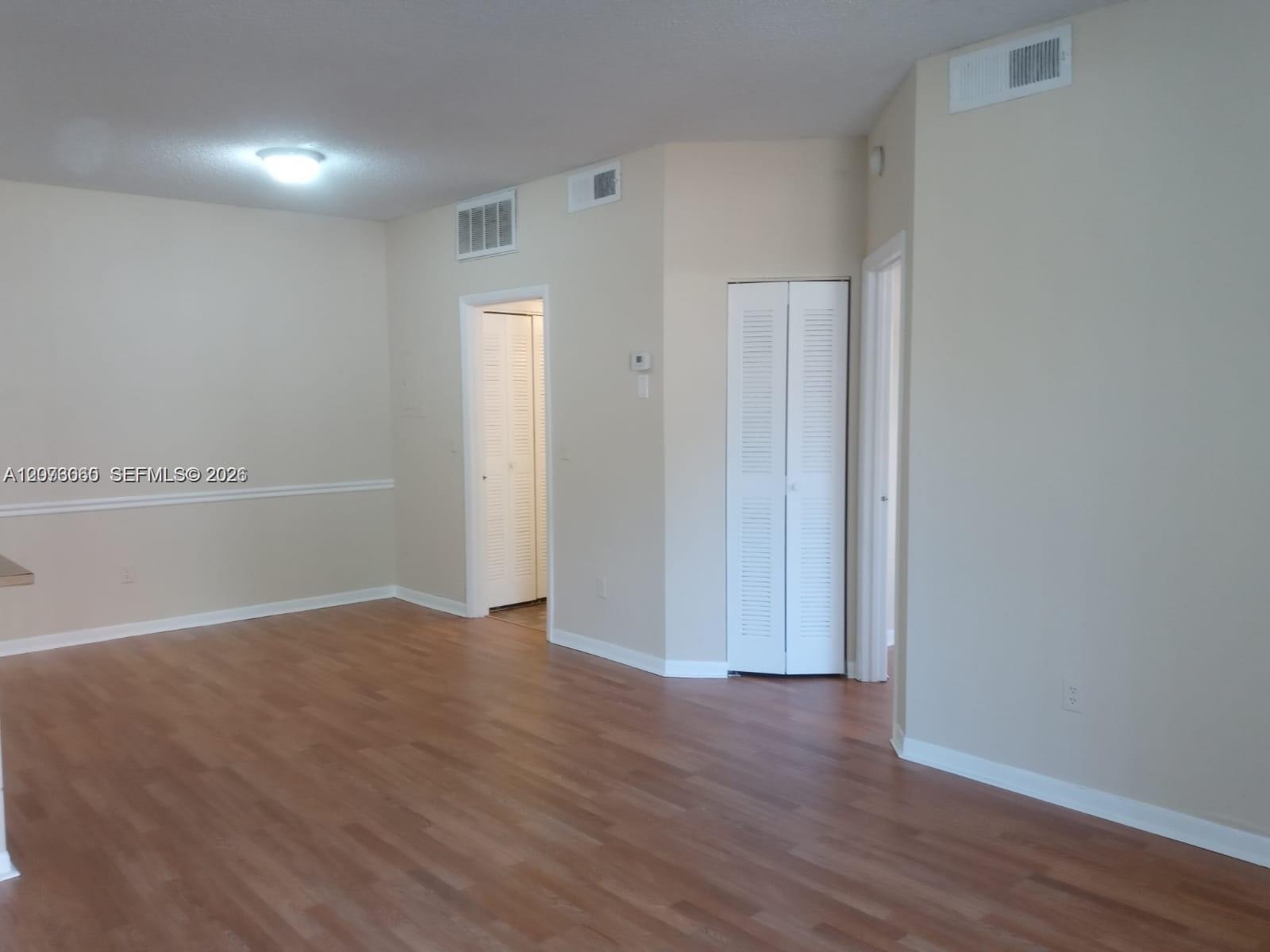 18304 Nw 68th Avenue N Property Photo 4